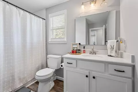 Bath - 64 Pine Ave, Morrison, TN 37357 photo 2 of 2