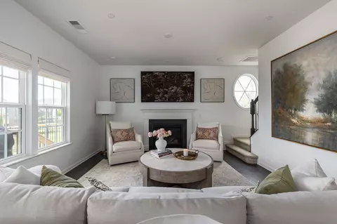 Living - 2012 Oglethorpe Dr, Franklin, TN 37064 photo 5 of 7