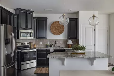 Kitchen - 2012 Oglethorpe Dr, Franklin, TN 37064 photo 2 of 7