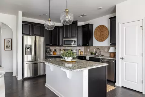 Kitchen - 2012 Oglethorpe Dr, Franklin, TN 37064 photo 3 of 7