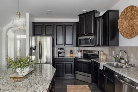 Kitchen - 2012 Oglethorpe Dr, Franklin, TN 37064 photo 4 of 7
