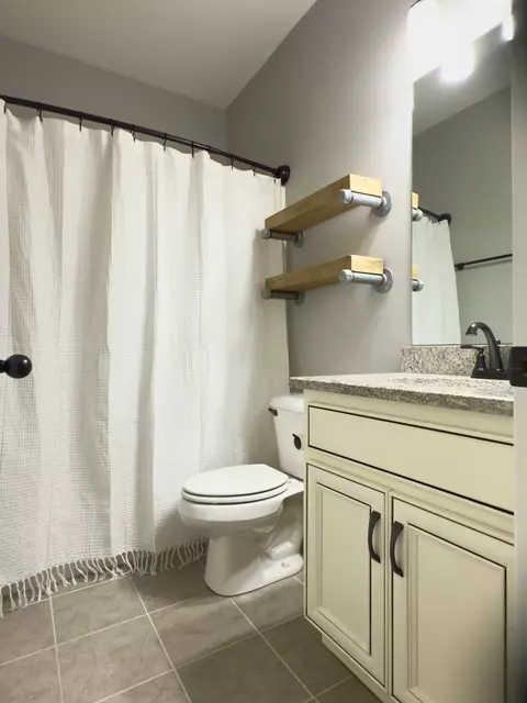 Bath - 5120 Prickly Pine Pl, Murfreesboro, TN 37129 photo 1 of 10
