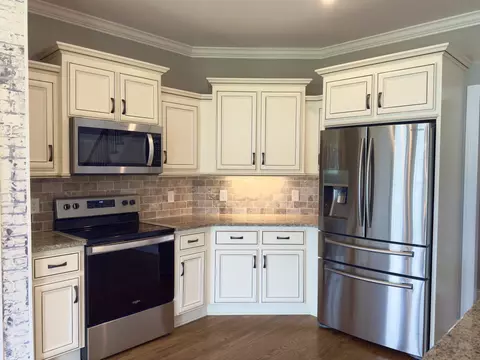 Kitchen - 5120 Prickly Pine Pl, Murfreesboro, TN 37129 photo 4 of 4