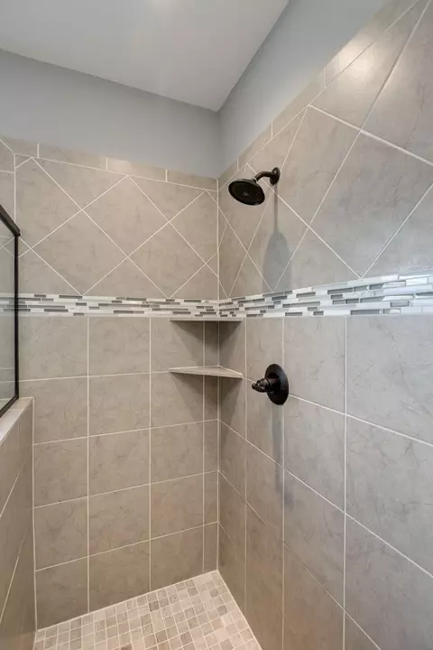 Bath - 5120 Prickly Pine Pl, Murfreesboro, TN 37129 photo 3 of 10