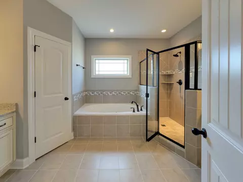 Bath - 5120 Prickly Pine Pl, Murfreesboro, TN 37129 photo 4 of 10