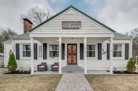 204 S Cherry St, Mount Pleasant, TN 38474