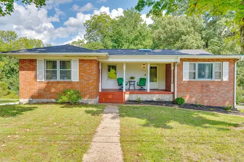 810 Woodland Dr, Rossville, GA 30741