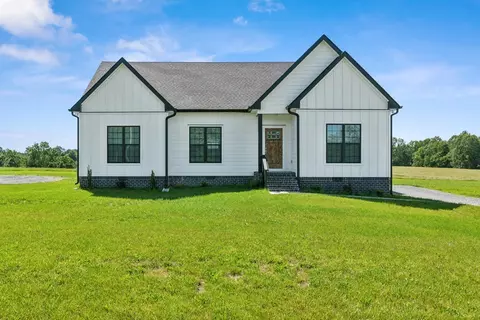 5129 Galen Rd, Lafayette, TN 37083