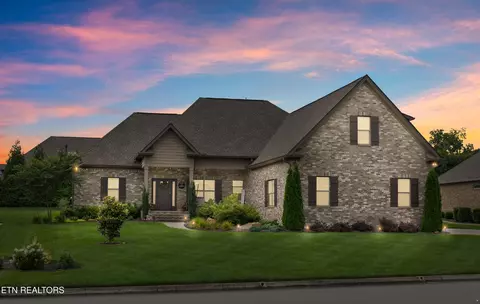 2097 Fieldstone Dr, Lenoir City, TN 37772