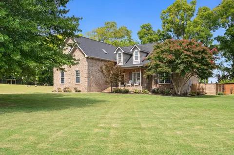 Exterior - 1014 Proud Eagle Dr, Eagleville, TN 37060 photo 3 of 15
