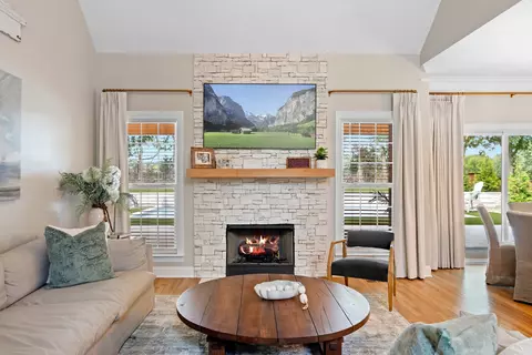 Living - 1014 Proud Eagle Dr, Eagleville, TN 37060 photo 3 of 4