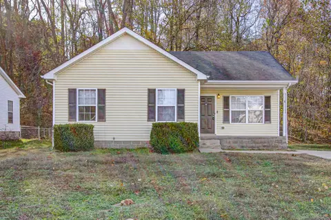 2965 Core Dr, Clarksville, TN 37040