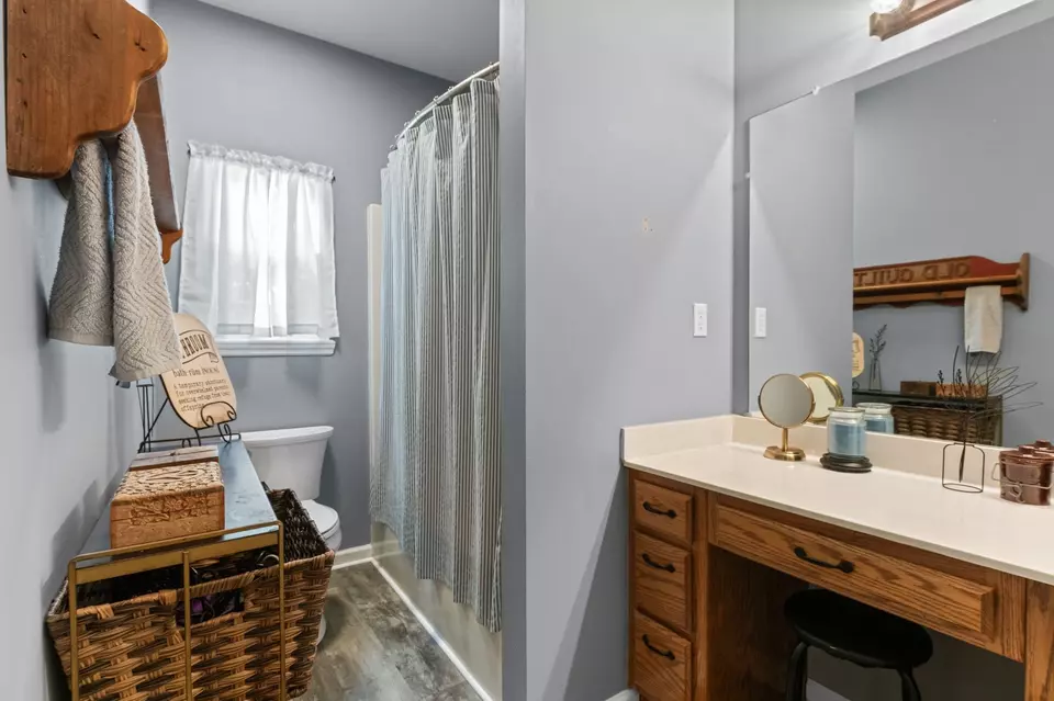 Bath - 621 Brandon Rd, Manchester, TN 37355 photo 1 of 2