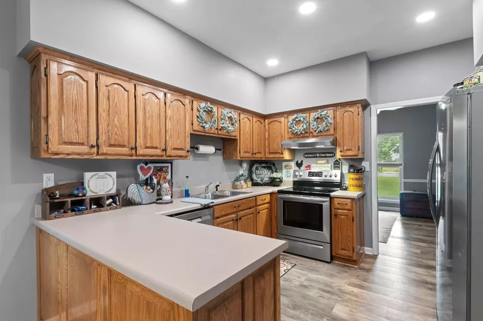 Kitchen - 621 Brandon Rd, Manchester, TN 37355 photo 1 of 2