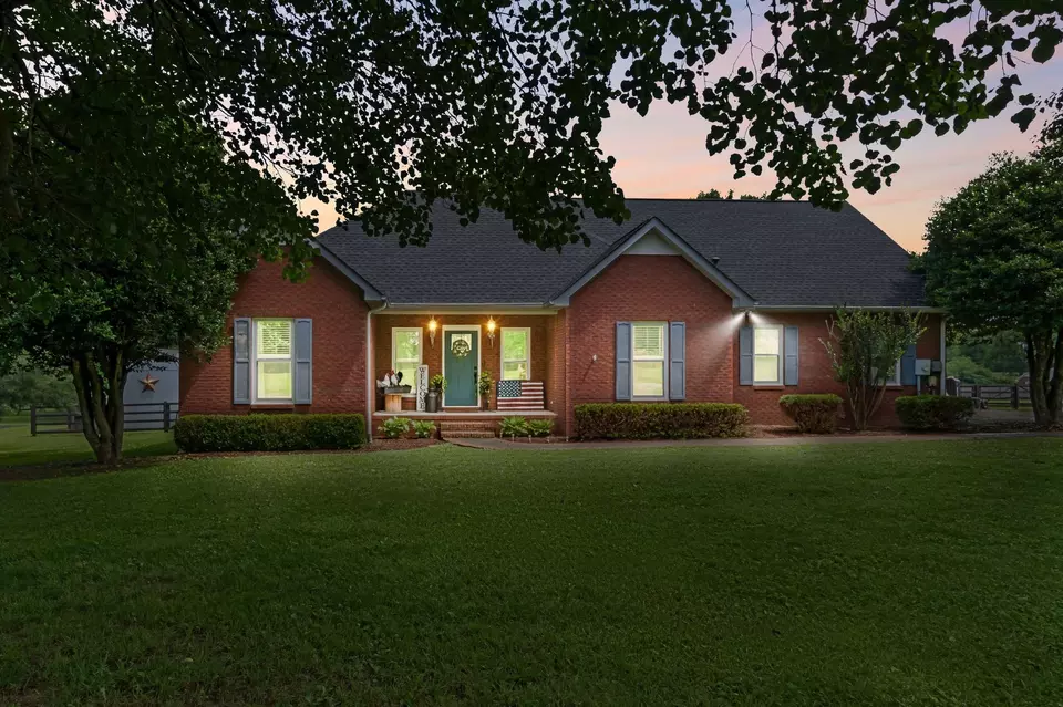 Exterior - 621 Brandon Rd, Manchester, TN 37355 photo 2 of 12