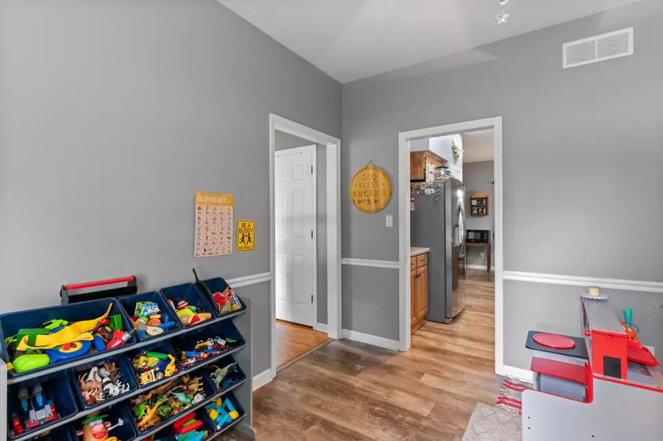 Entry Way - 621 Brandon Rd, Manchester, TN 37355 photo 2 of 3