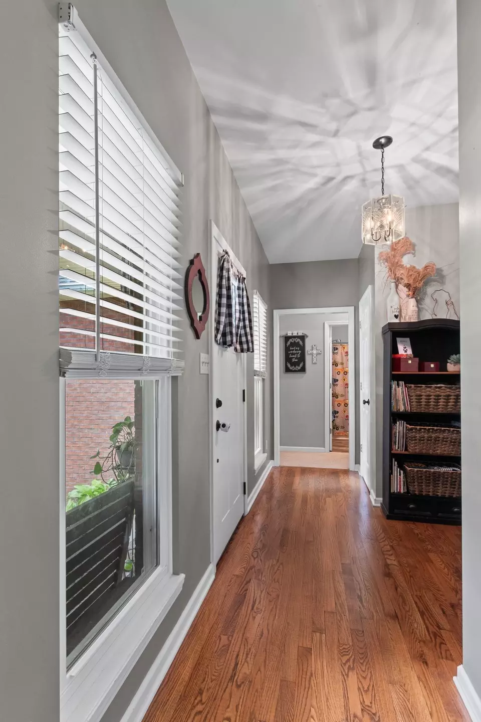 Entry Way - 621 Brandon Rd, Manchester, TN 37355 photo 1 of 3