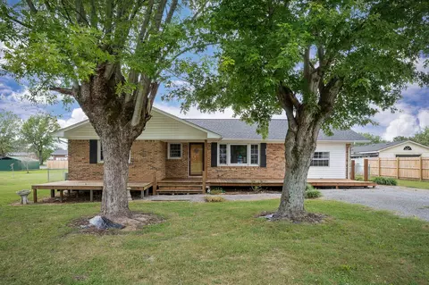 1005 Forrest Ave, Smithville, TN 37166