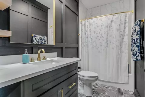 Bath - 832 Blakemore Rd, Dickson, TN 37055 photo 1 of 7