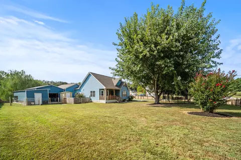 Exterior - 832 Blakemore Rd, Dickson, TN 37055 photo 2 of 11