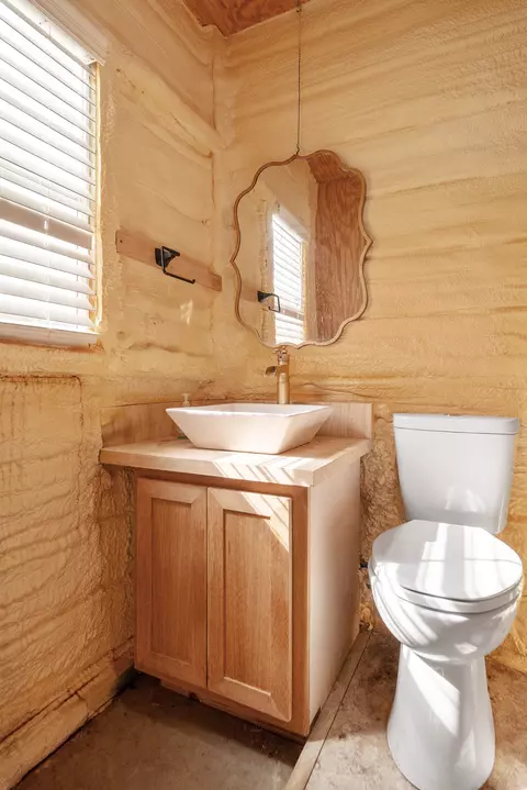 Bath - 832 Blakemore Rd, Dickson, TN 37055 photo 7 of 7