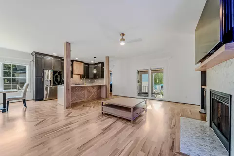 Living - 832 Blakemore Rd, Dickson, TN 37055 photo 2 of 3