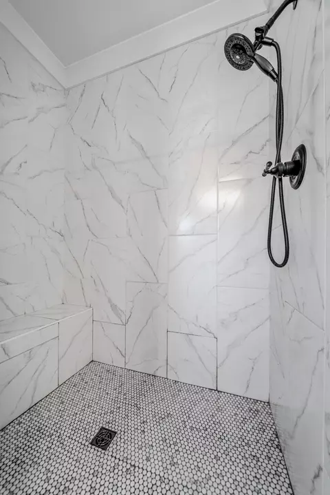 Bath - 832 Blakemore Rd, Dickson, TN 37055 photo 6 of 7