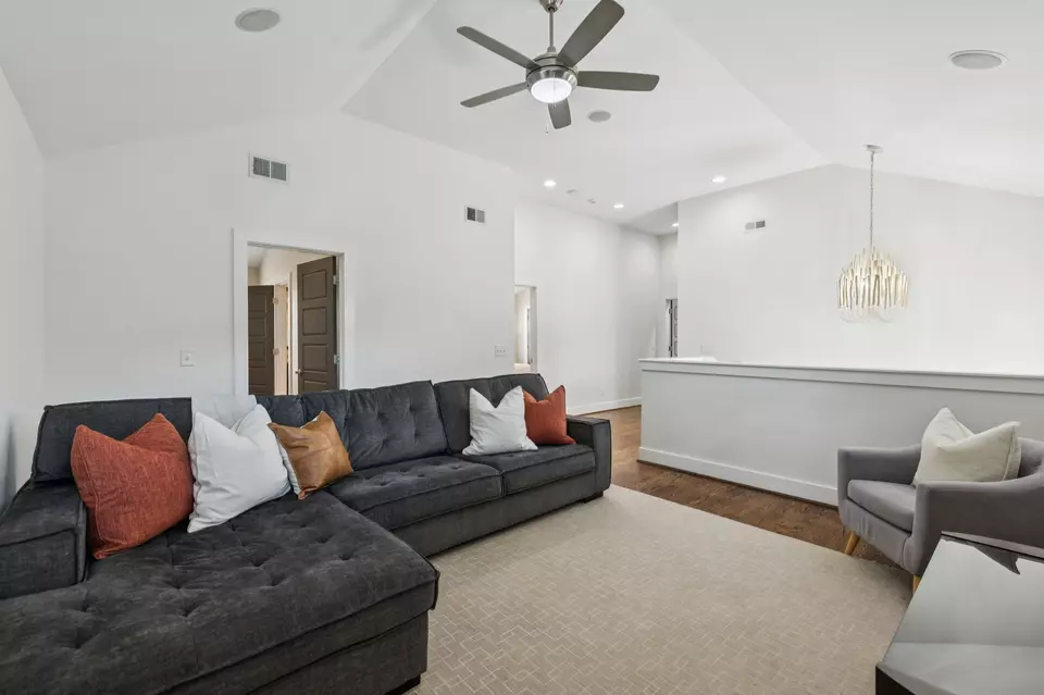 Entry Way - 2302 Sunset Pl, Nashville, TN 37212 photo 7 of 7