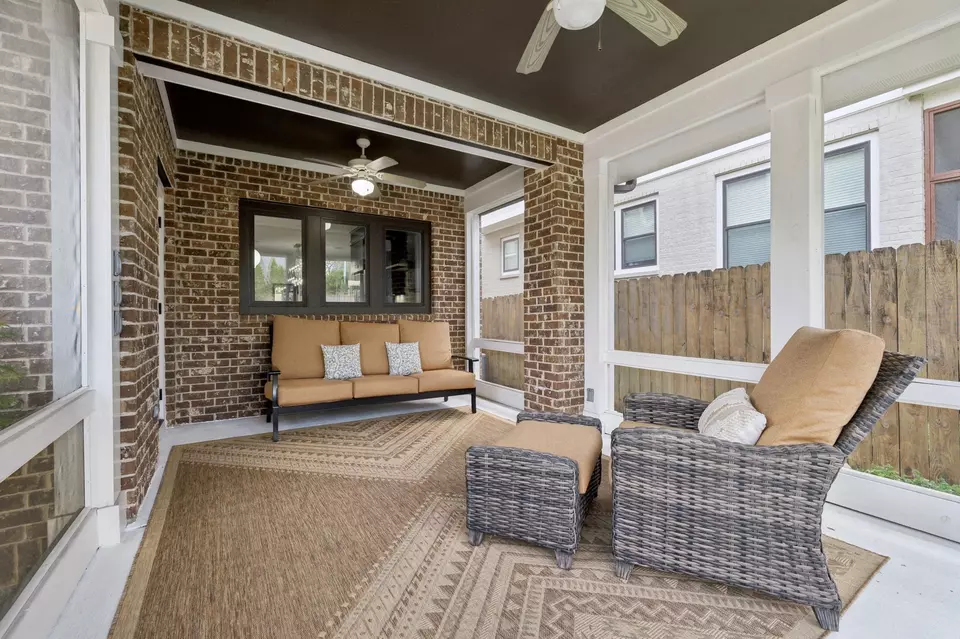Exterior - 2302 Sunset Pl, Nashville, TN 37212 photo 8 of 14