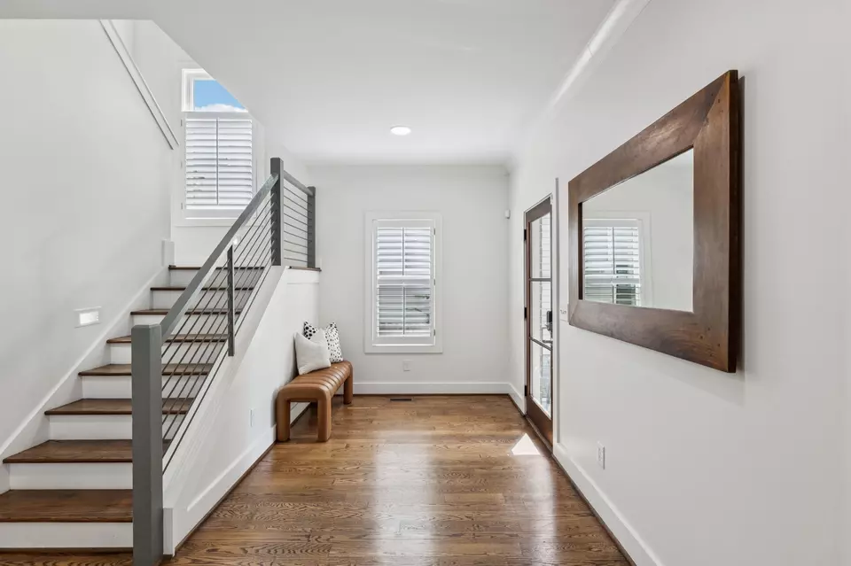Entry Way - 2302 Sunset Pl, Nashville, TN 37212 photo 2 of 7