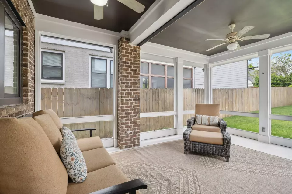 Exterior - 2302 Sunset Pl, Nashville, TN 37212 photo 7 of 14