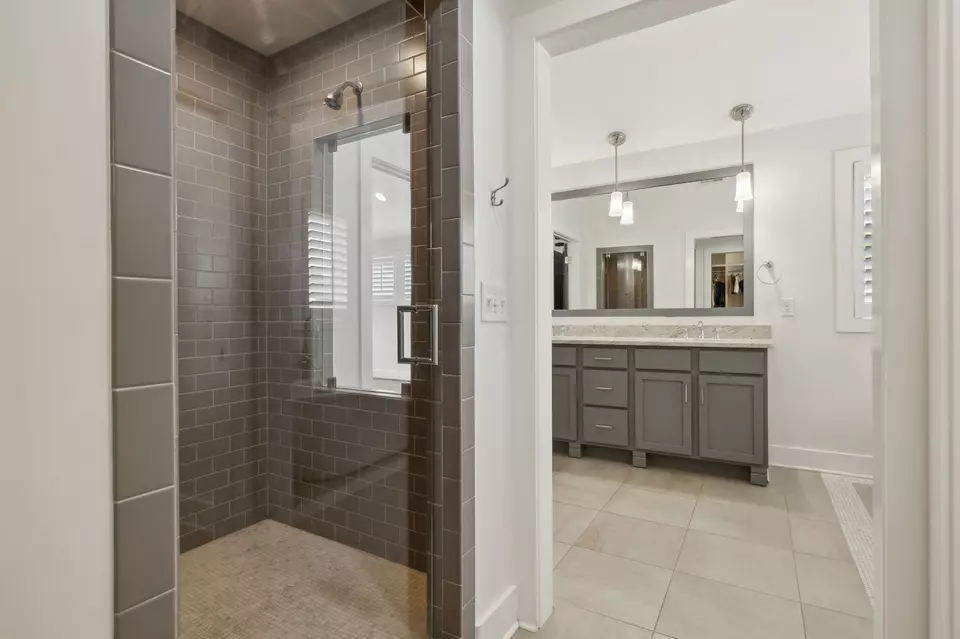 Bath - 2302 Sunset Pl, Nashville, TN 37212 photo 4 of 7