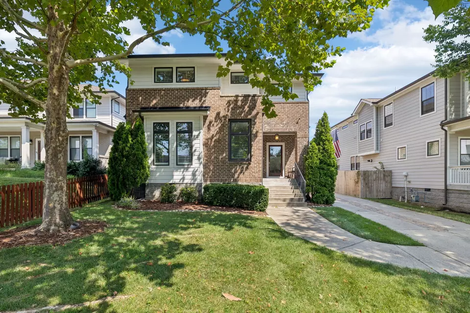Exterior - 2302 Sunset Pl, Nashville, TN 37212 photo 1 of 14