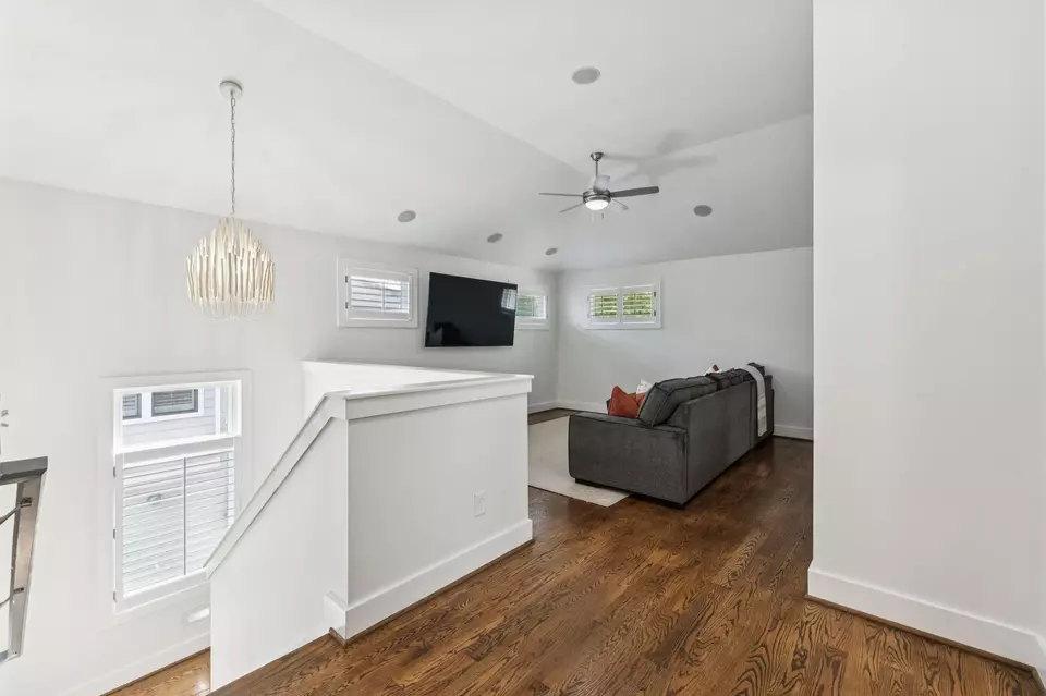 Entry Way - 2302 Sunset Pl, Nashville, TN 37212 photo 6 of 7