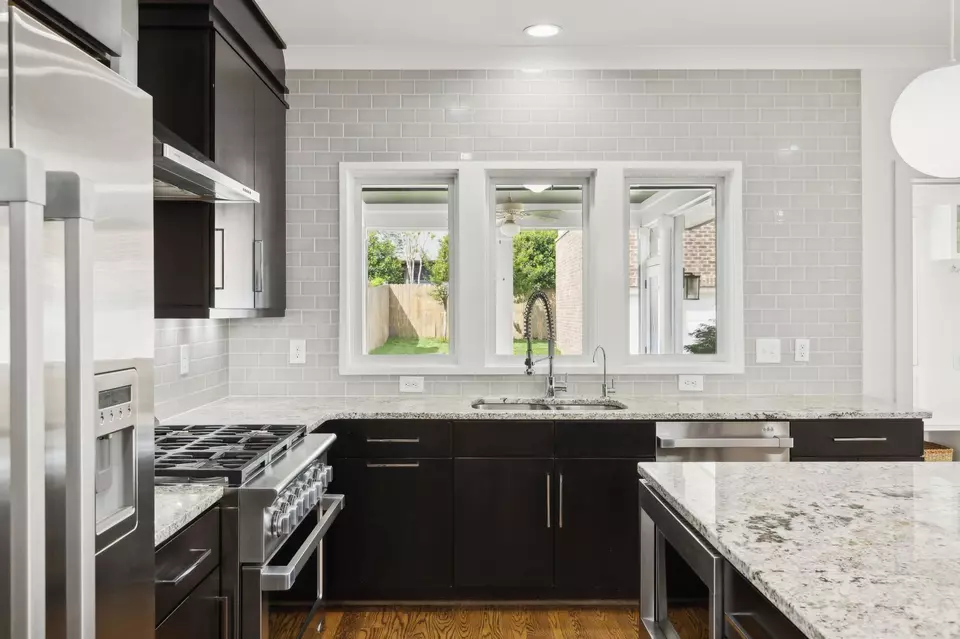 Kitchen - 2302 Sunset Pl, Nashville, TN 37212 photo 3 of 6