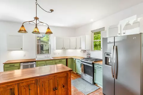 Kitchen - 307 Walnut St, Springfield, TN 37172 photo 3 of 4