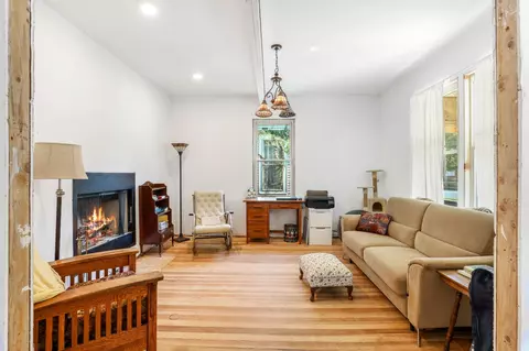 Living - 307 Walnut St, Springfield, TN 37172 photo 1 of 1