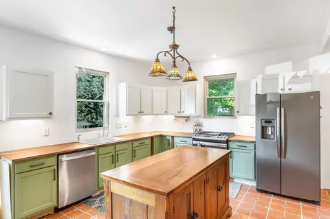 Kitchen - 307 Walnut St, Springfield, TN 37172 photo 1 of 4