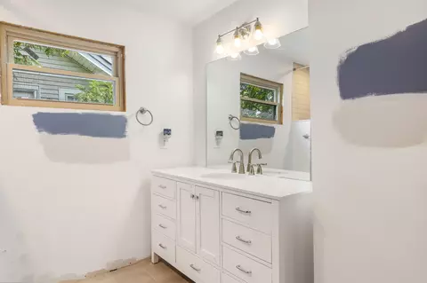 Bath - 307 Walnut St, Springfield, TN 37172 photo 3 of 4