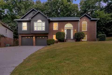 2121 N Ashford Ct, Nashville, TN 37214