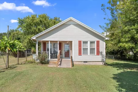 412 E College St, Summertown, TN 38483