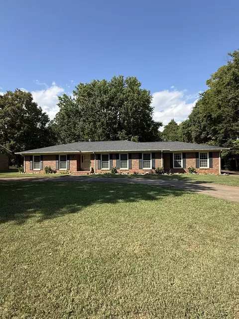 1935 Robinson Rd, Murfreesboro, TN 37130
