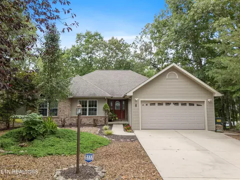 5 Cherokee Ct, Crossville, TN 38572