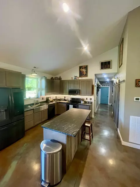 Kitchen - 330 Durwachter Rd, Dover, TN 37058 photo 3 of 4
