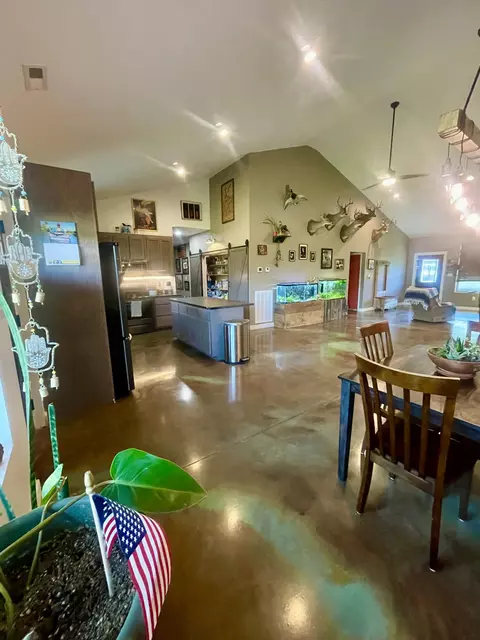 Entry Way - 330 Durwachter Rd, Dover, TN 37058 photo 4 of 4