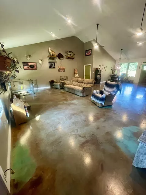 Living - 330 Durwachter Rd, Dover, TN 37058 photo 2 of 4