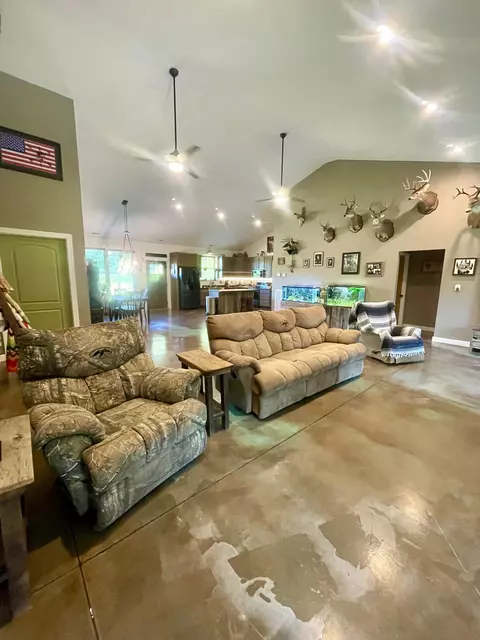 Living - 330 Durwachter Rd, Dover, TN 37058 photo 1 of 4