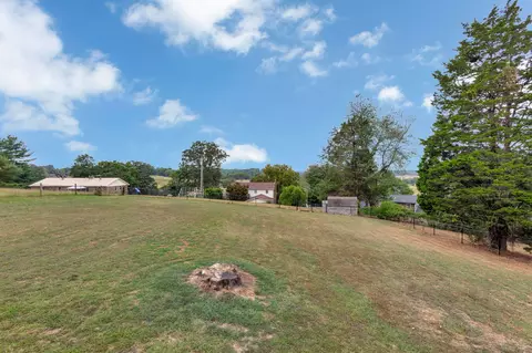 Exterior - 2009 Ridgecrest Cir, Dickson, TN 37055 photo 10 of 11