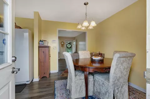 Dining - 2009 Ridgecrest Cir, Dickson, TN 37055 photo 3 of 3