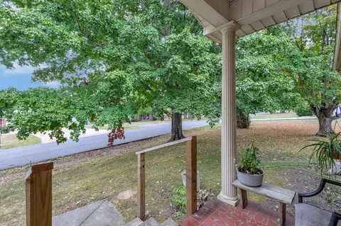 Exterior - 2009 Ridgecrest Cir, Dickson, TN 37055 photo 8 of 11